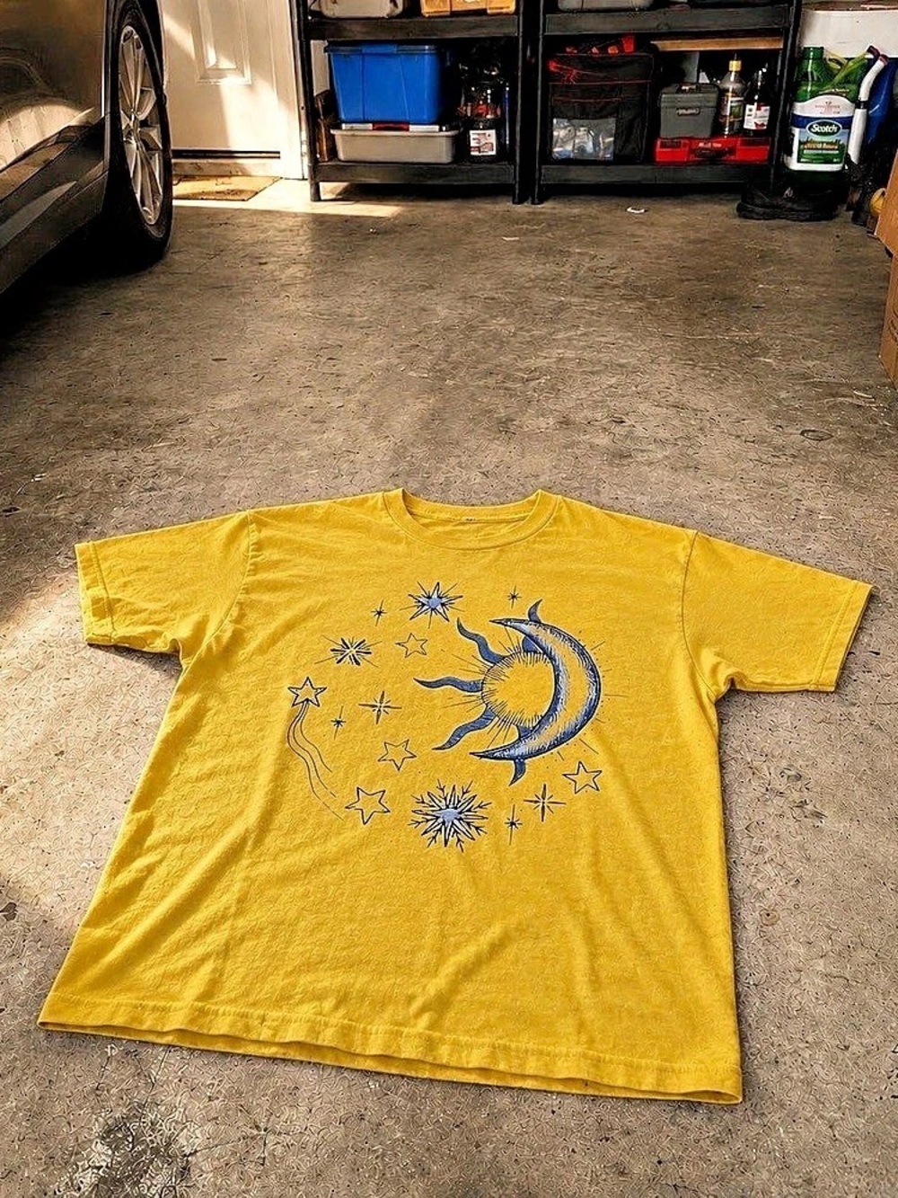 Graphic Short Sleeve Tee in Yellow & Blue